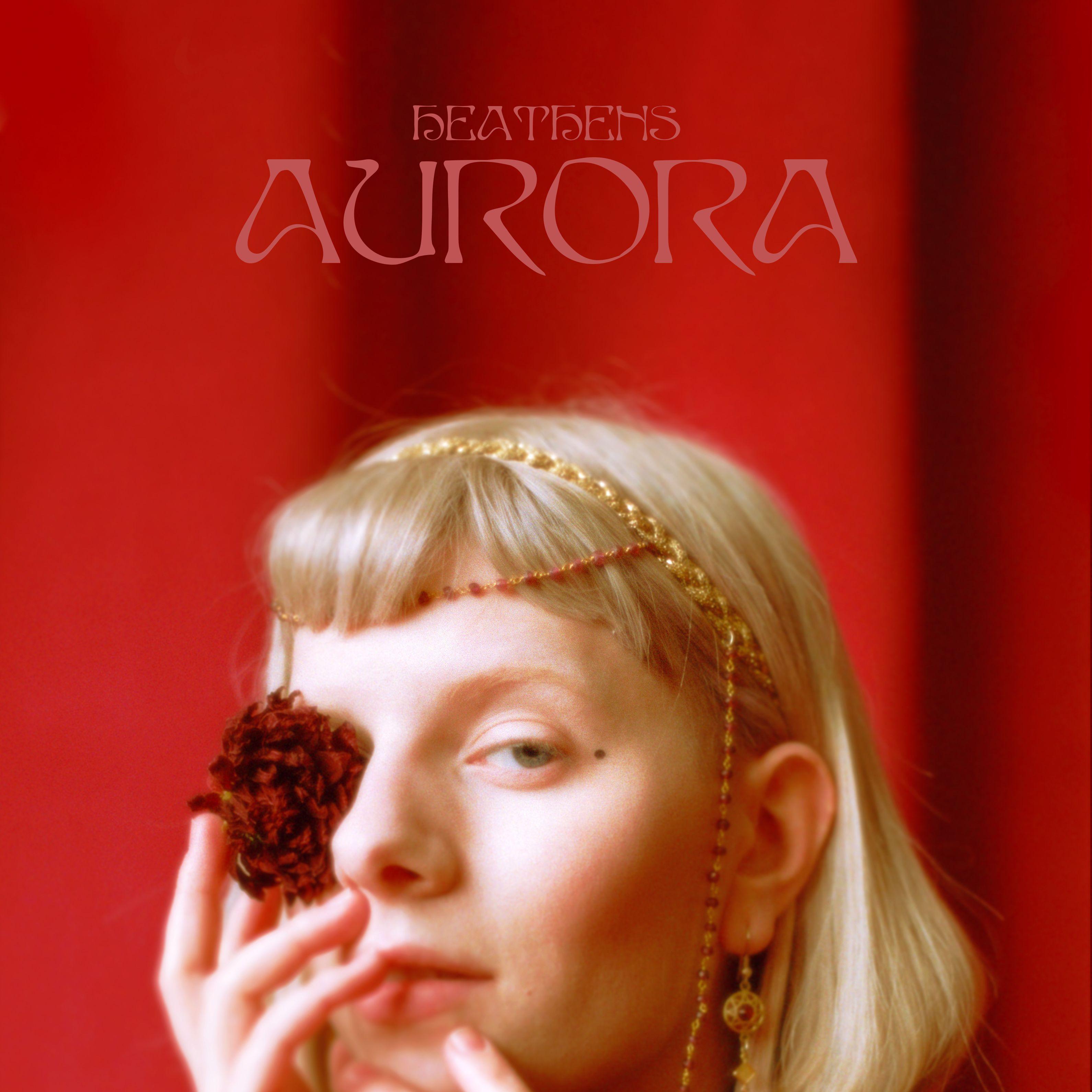 Portada del álbum "Heathens", de AURORA