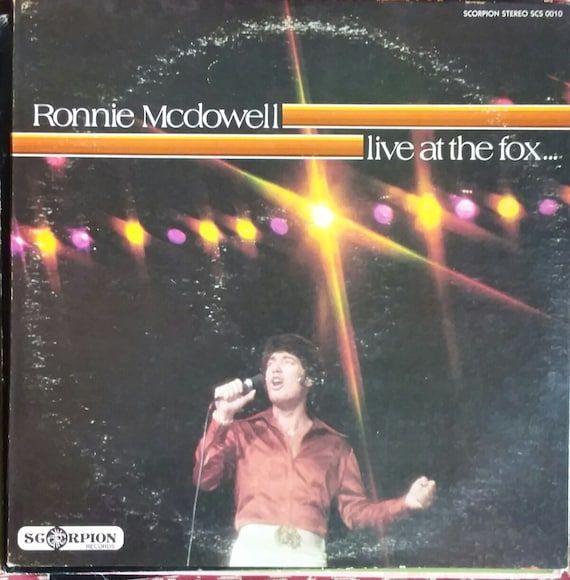 Capa do álbum "Live At The Fox...", de Ronnie Mcdowell
