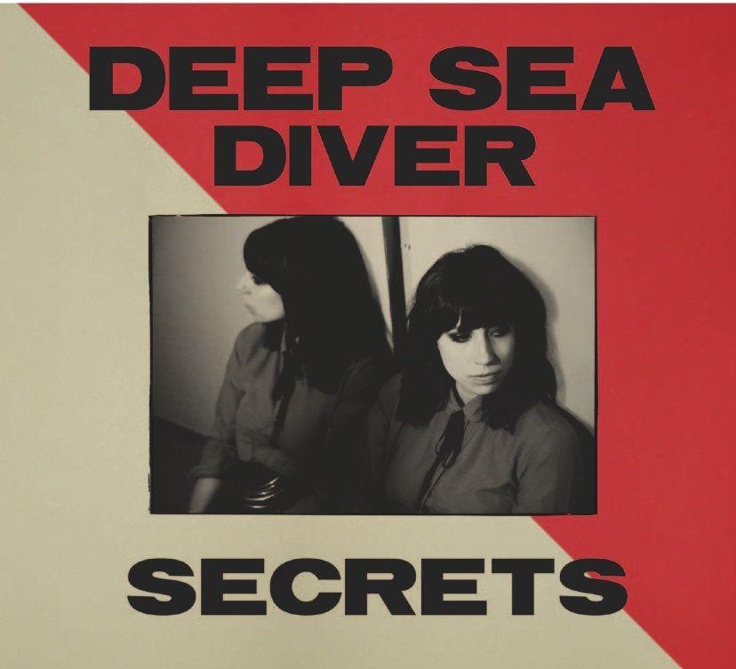 Portada de Álbum "Secrets", de Deep Sea Diver