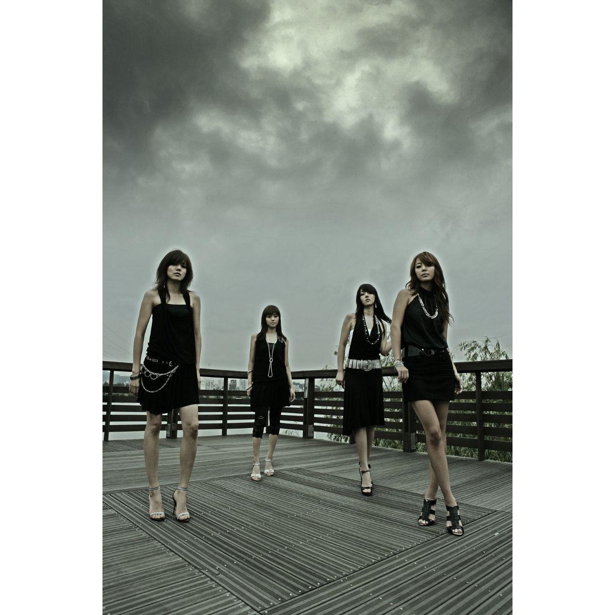 Single/EP cover of "What Should I Do, I Like You" by Black Pearl (K-Pop)