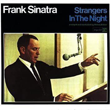 Capa do álbum "Strangers In The Night", de Frank Sinatra