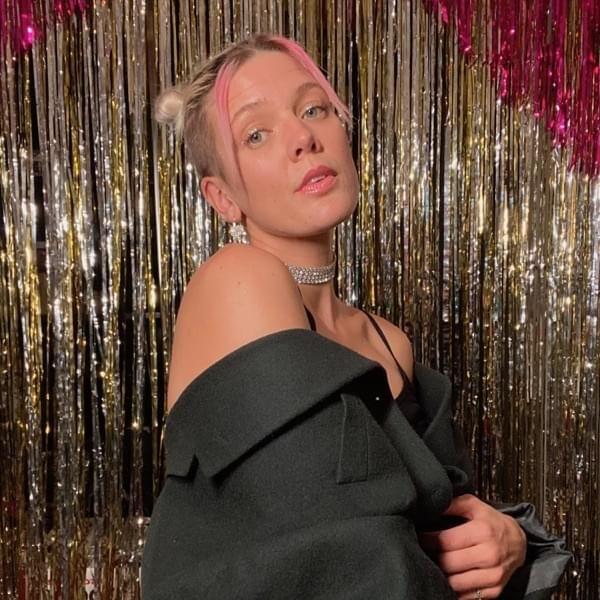 Portada de Sencillo/EP "Merry Christmas, Happy Holidays", de Betty Who