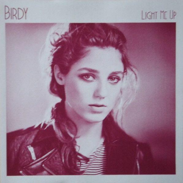 Portada del álbum "Light Me Up", de Birdy