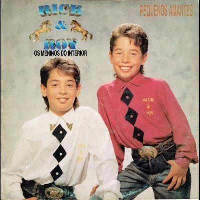 Album cover of "Pequenos Amantes" by Rick e Roy