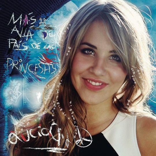 Portada de Álbum "Más Allá del País de las Princesas", de Lucia Gil