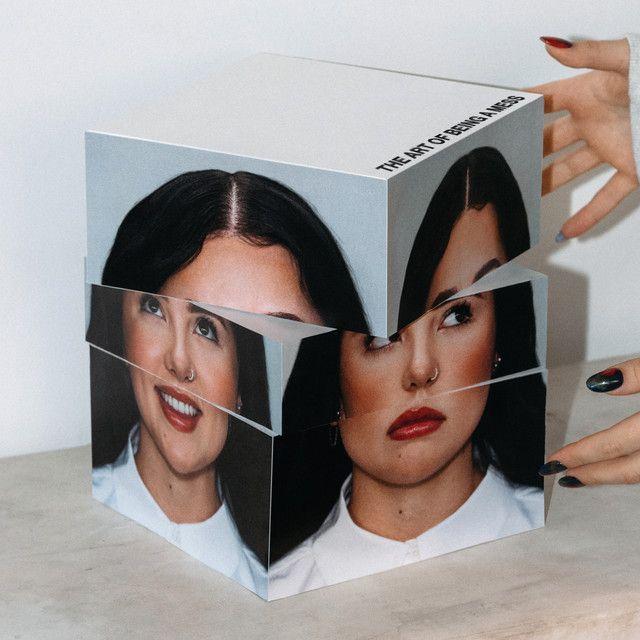 Portada de Álbum "THE ART OF BEING A MESS", de Lauren Spencer-Smith