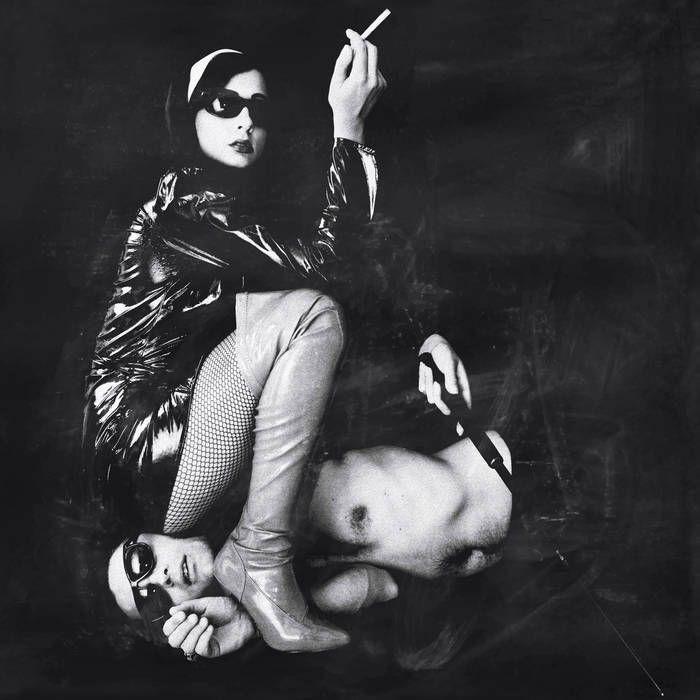 Portada de Álbum "Iron Butt", de The Devils