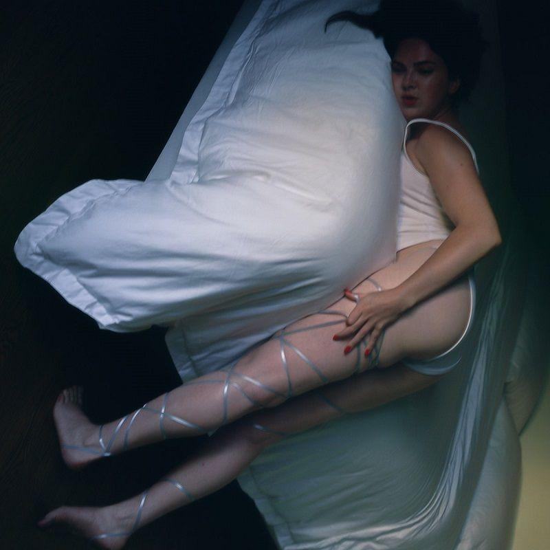 Capa do Single/EP "Last Thing He Said To Me In Person", de Cecile Believe