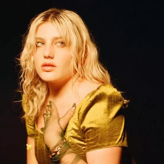 Capa do Álbum "Marginalia", de Ella Jane