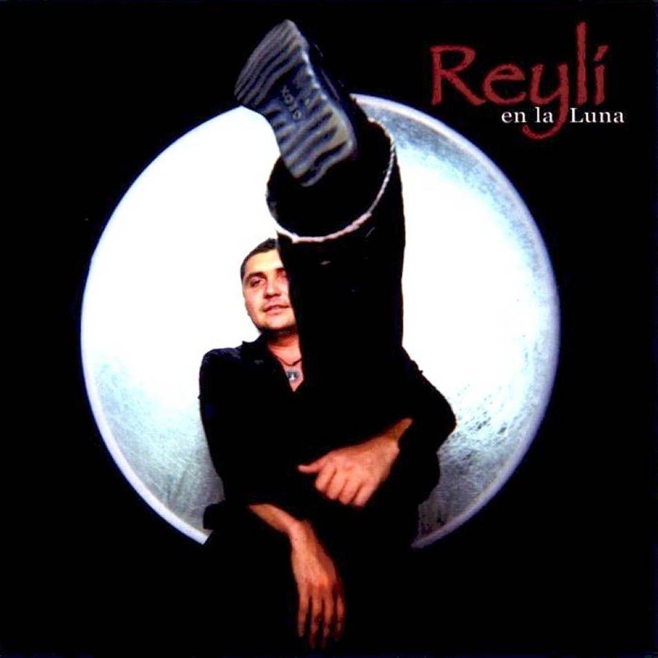 Capa do Álbum "En La Luna", de Reyli Barba
