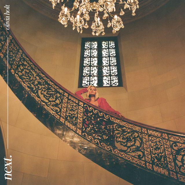 Capa do álbum "Next", de Olivia Holt