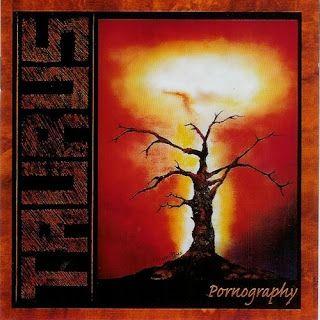 Portada de Álbum "Pornography", de Taurus
