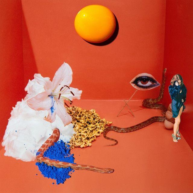 Capa do Álbum "Desastre Solar", de Laura Lavieri