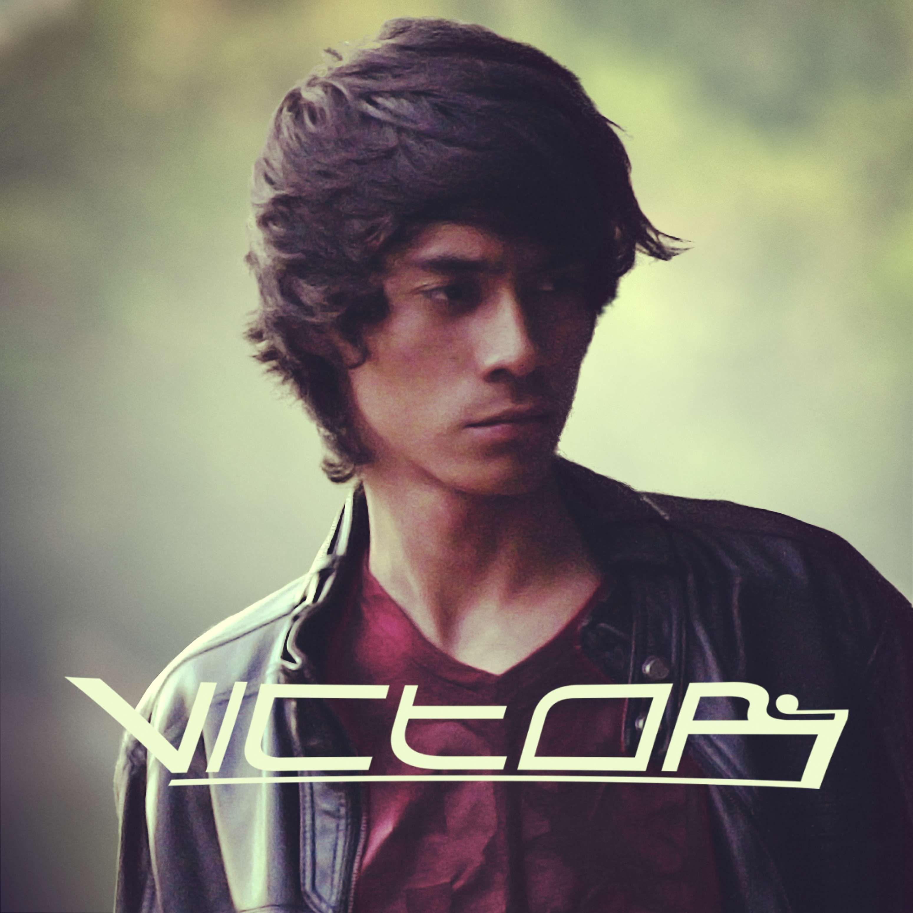 Portada de Álbum "Víctor", de Víctor Reyes