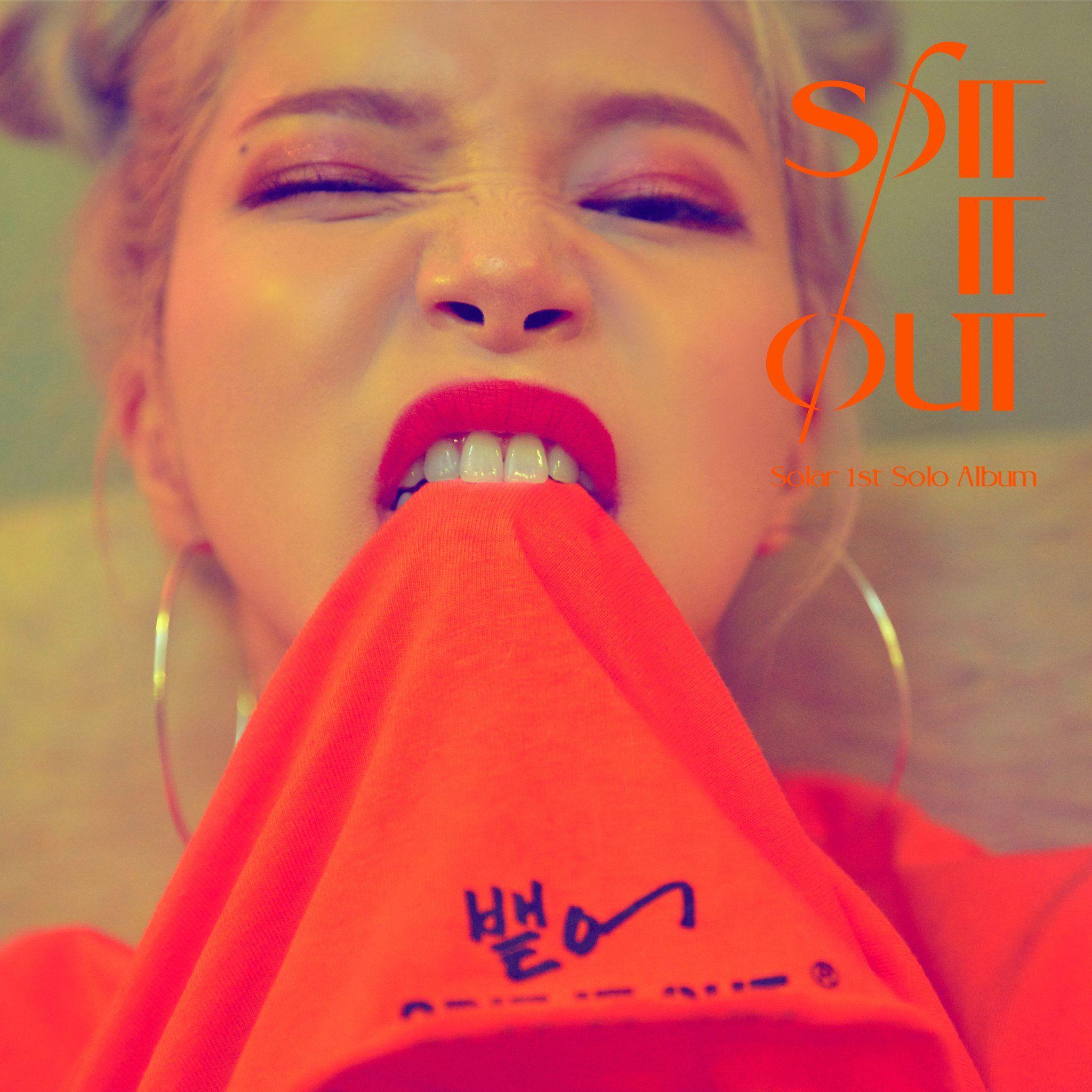 Portada de Álbum "SPIT IT OUT", de Solar