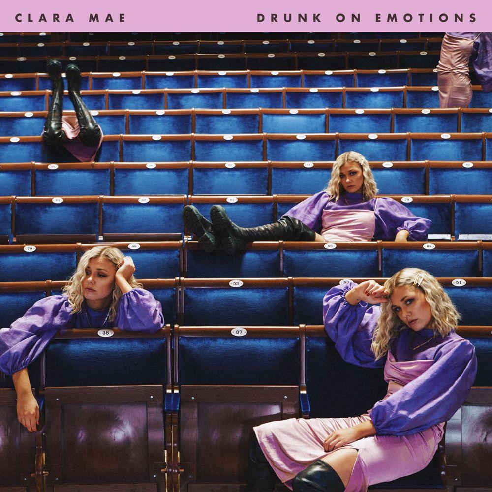 Portada de Álbum "Drunk On Emotions", de Clara Mae