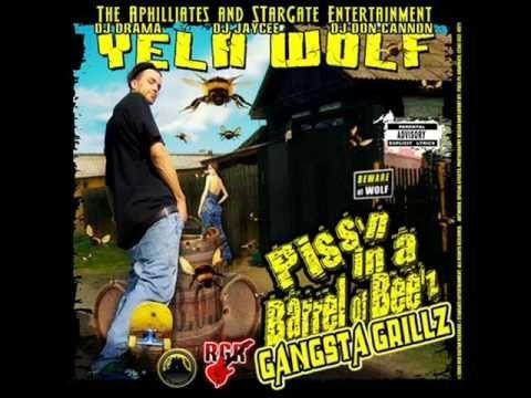 Portada de Álbum "Piss'n In A Barrel Of Bee'z", de Yelawolf