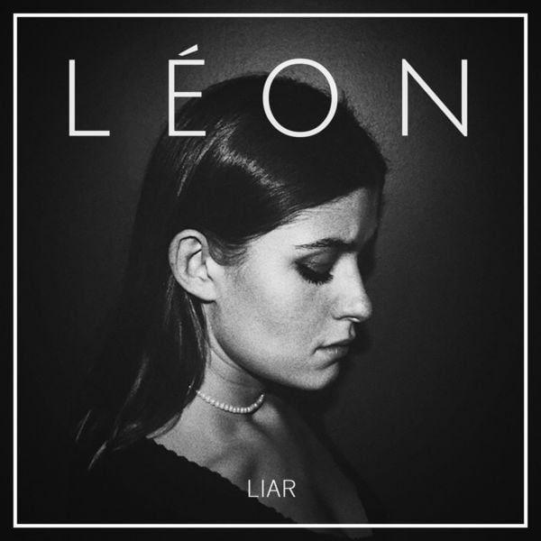 Capa do álbum "Liar", de Léon