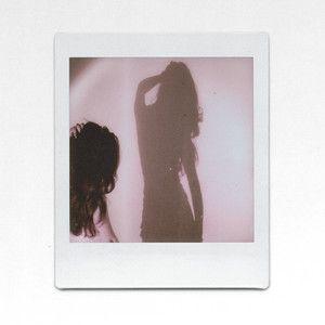 Capa do álbum "silhouette ", de Pia Baris