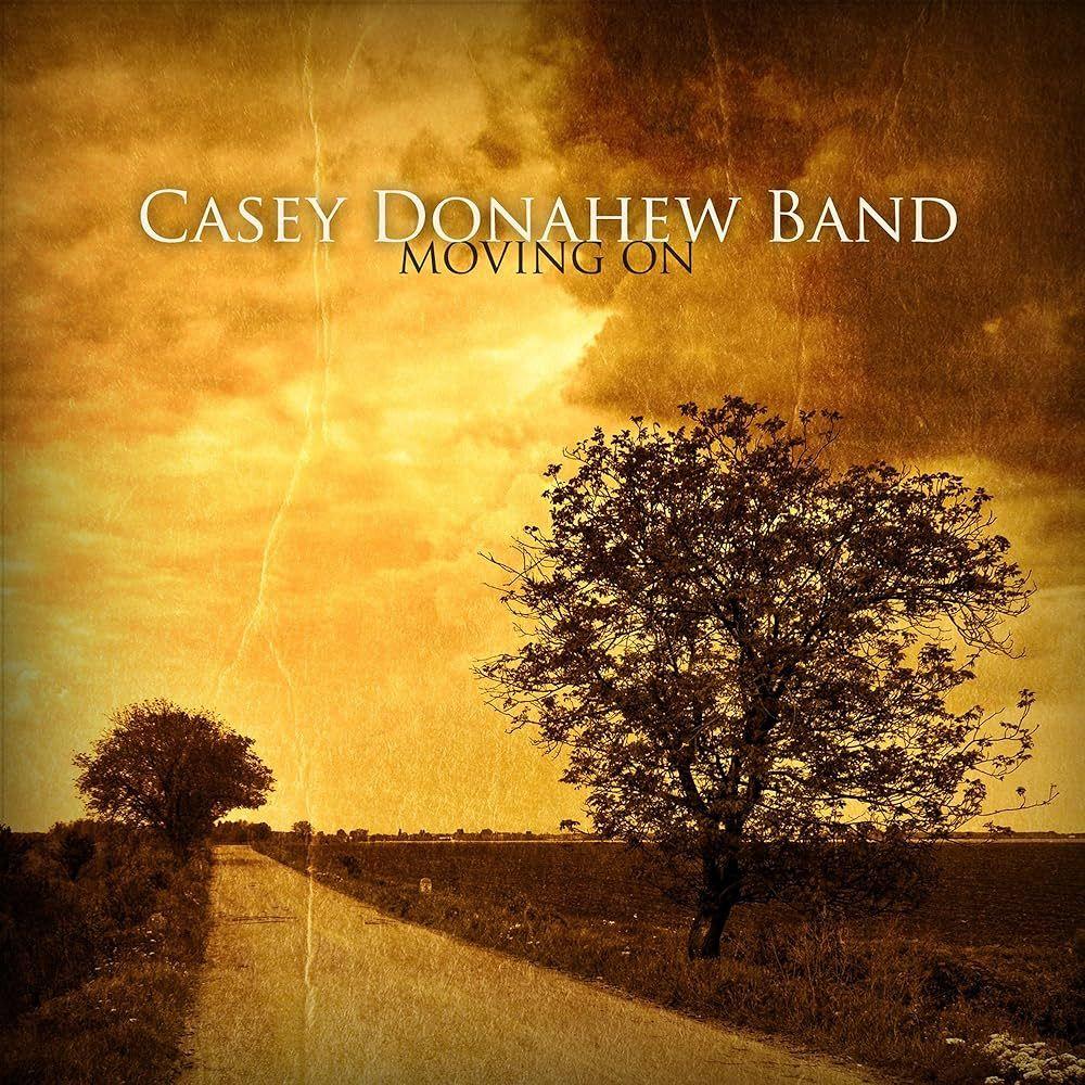 Album cover of "Moving On" by Casey Donahew Band