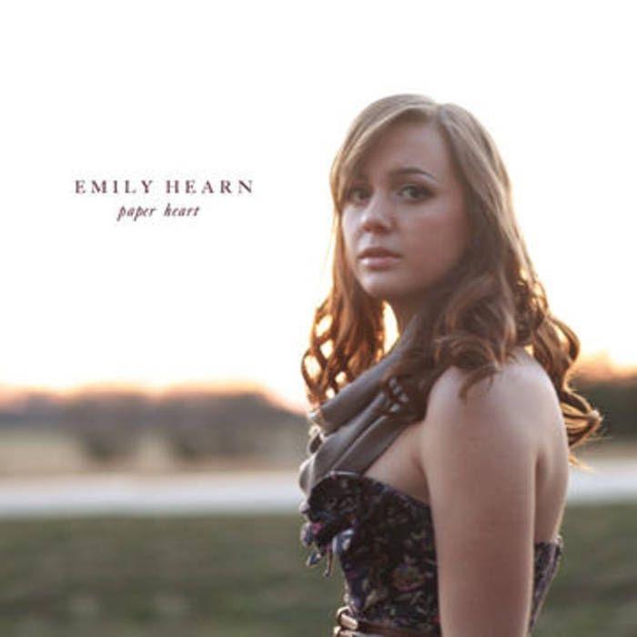 Portada de Sencillo/EP "Paper Heart", de Emily Hearn