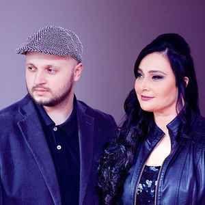 Single/EP cover of "Águas do Trono (Ao Vivo)" by Fernanda Lara