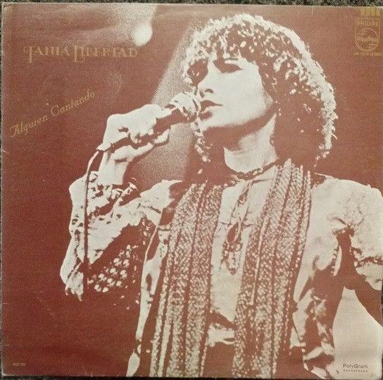 Portada de Álbum "Alguién Cantando", de Tania Libertad