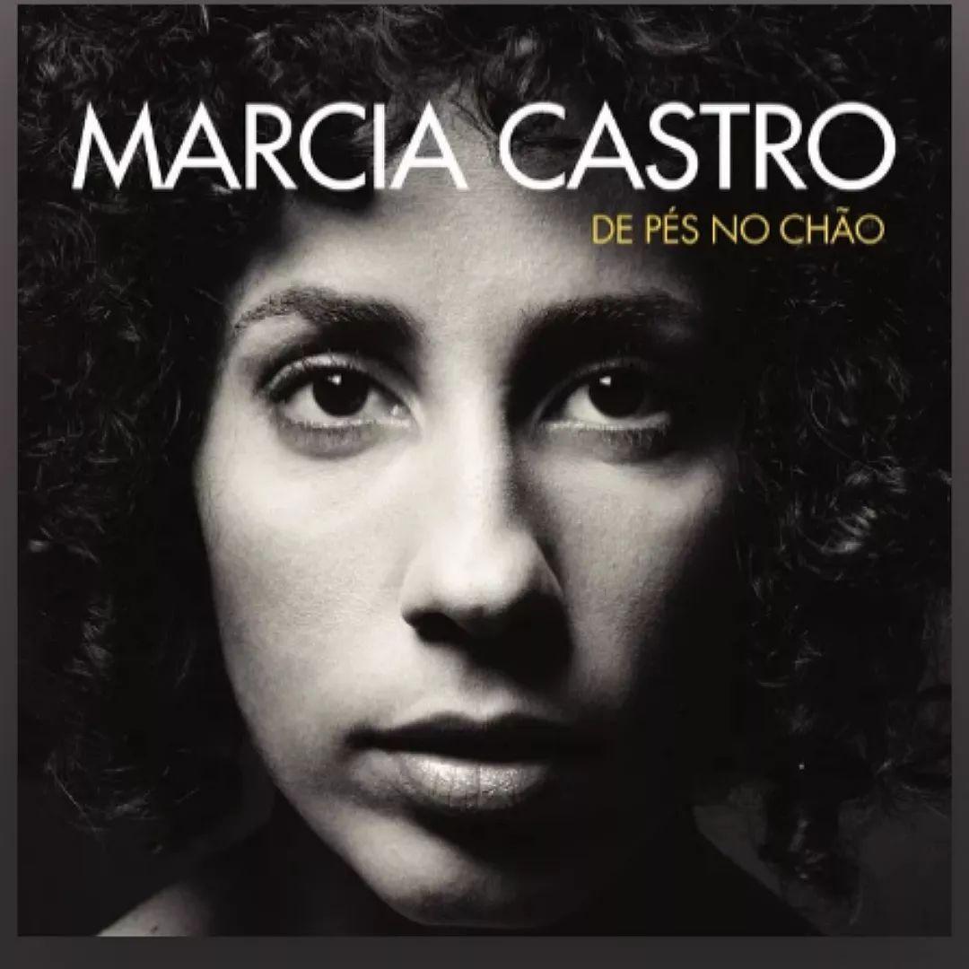 Capa do Álbum "De Pés No Chão", de Márcia Castro