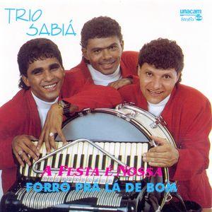 Capa do Álbum "Forró Pra Lá de Bom", de Trio Sabiá