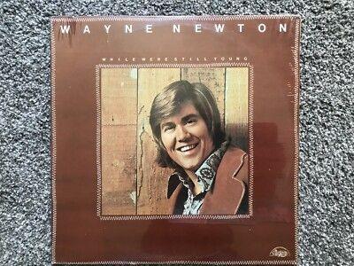 Portada del álbum "While We're Still Young", de Wayne Newton