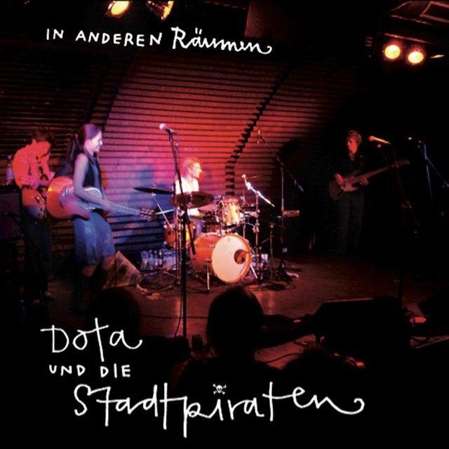 Album cover of "In Anderen Räumen" by Dota Und Die Stadtpiraten