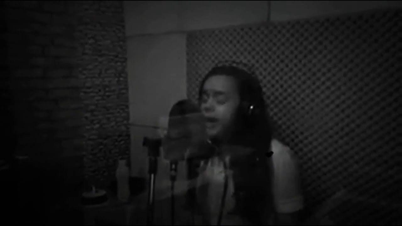 Album cover of "Descansa" by Hadassa Freire