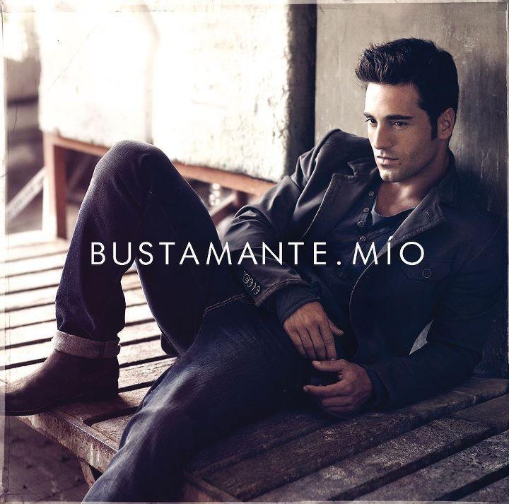Portada de Álbum "Mío", de Bustamante