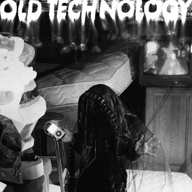 Portada del álbum "OLD TECHNOLOGY", de Slayyyter