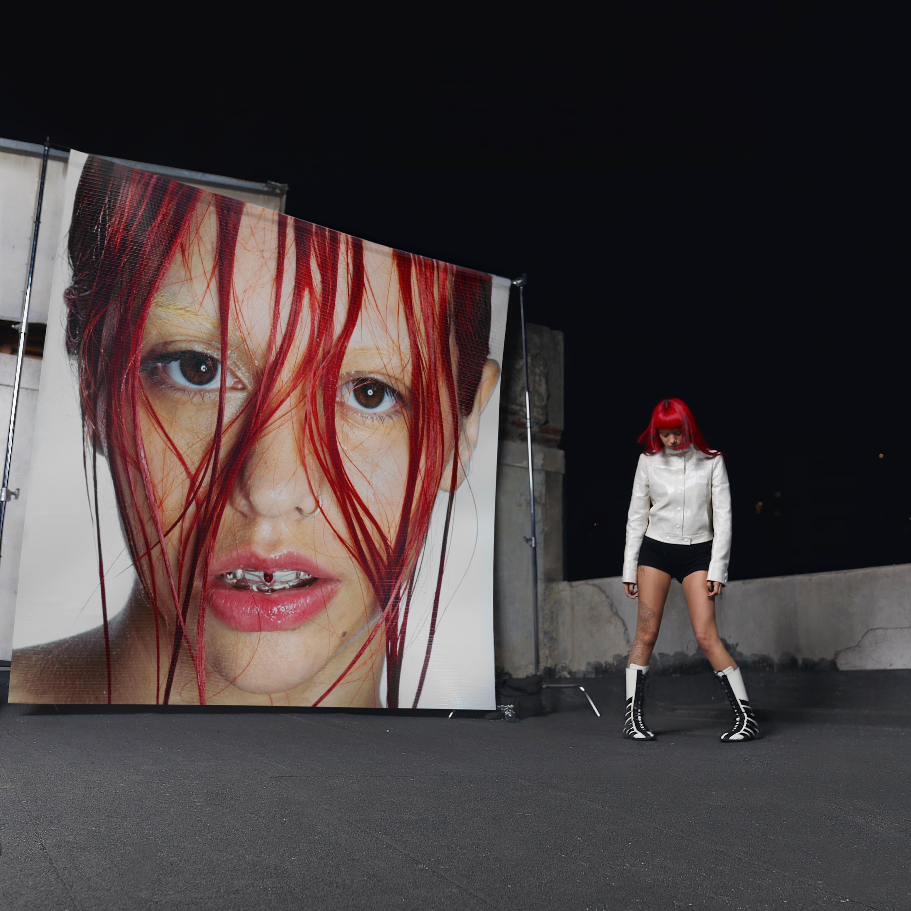 Capa do Álbum "epistolares+", de AKRIILA