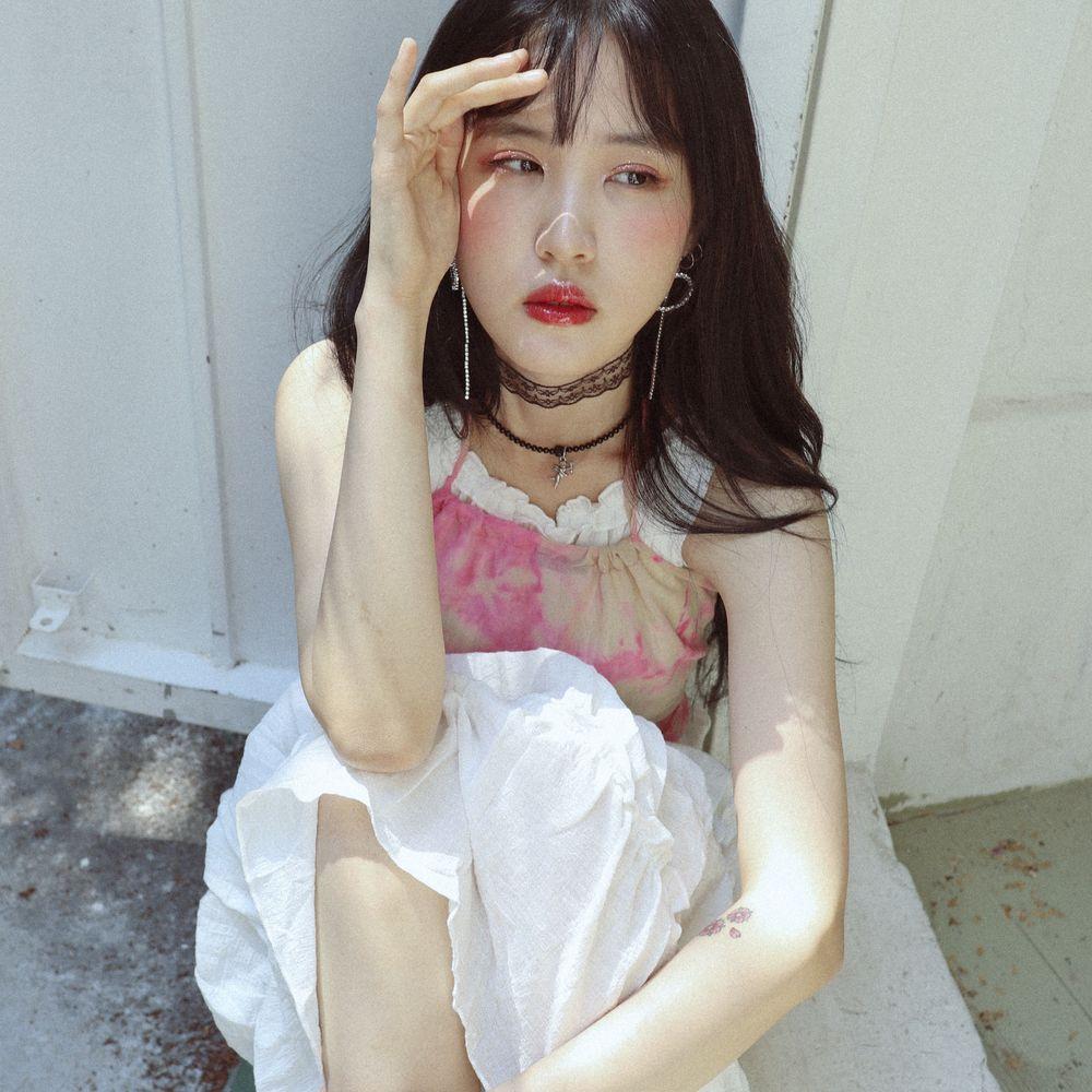 Portada de Sencillo/EP "Dive", de Luli Lee