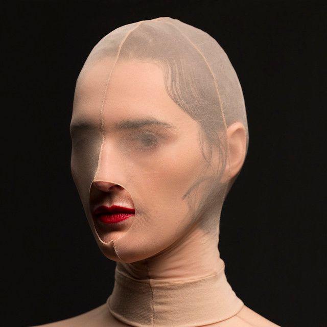 Portada del álbum "Noir", de Yelle