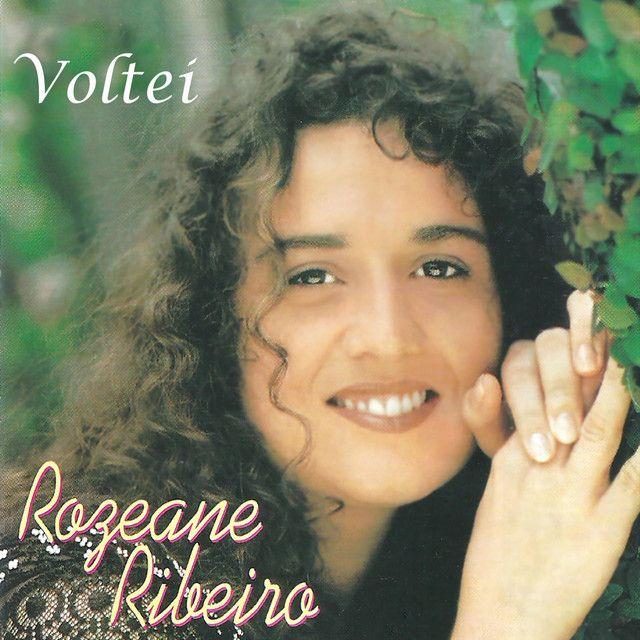 Portada del álbum "Voltei", de Rozeane Ribeiro