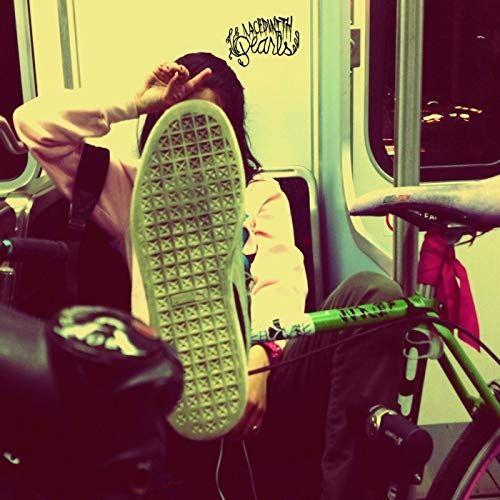 Capa do Álbum "Laced With Pearls", de Vel The Wonder