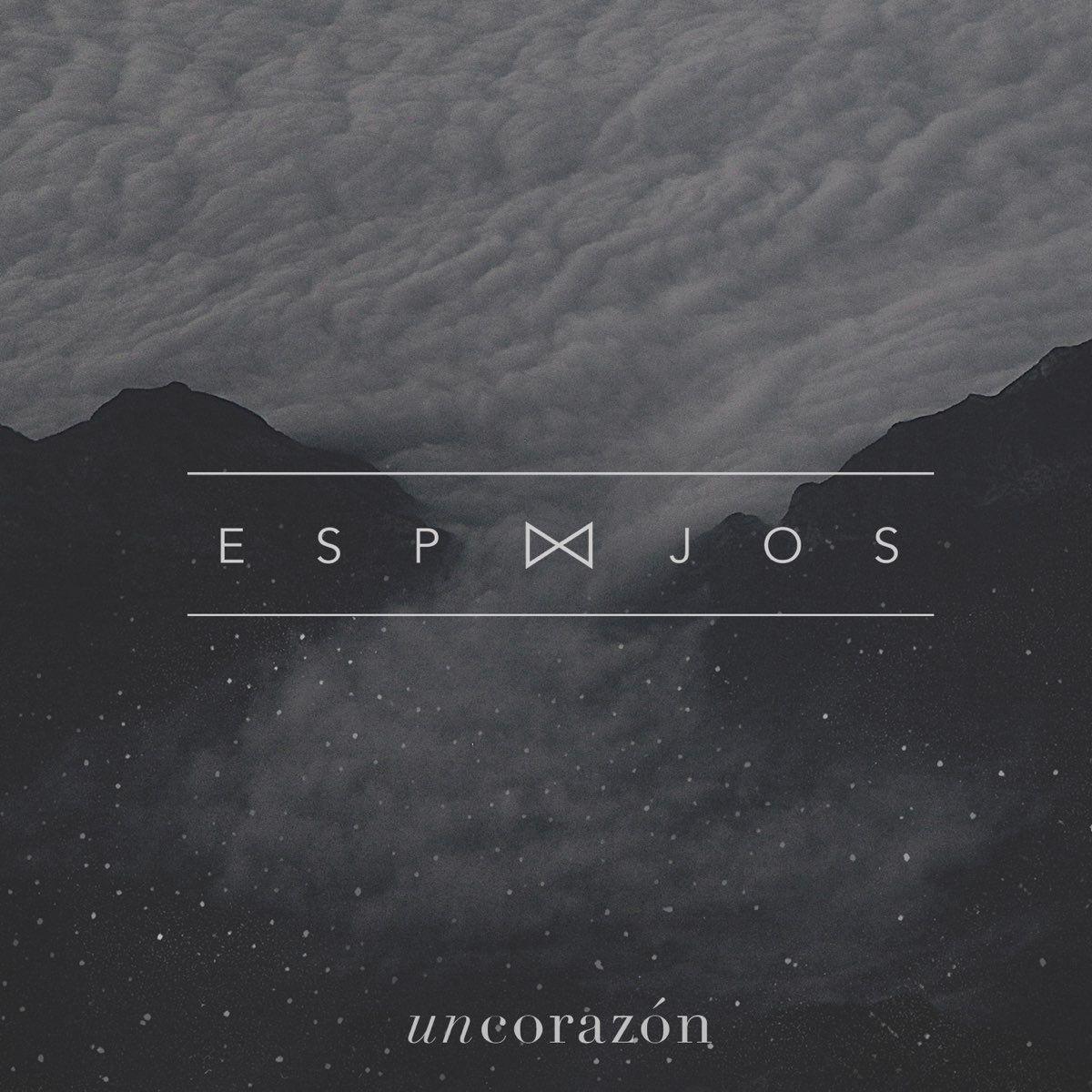 Capa do álbum "Espejos", de Un Corazón