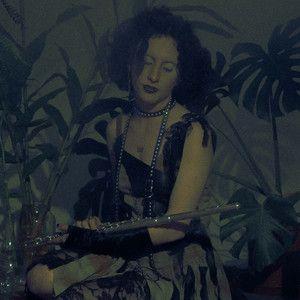 Portada de Álbum "procuro um amor pra passar o fim do mundo", de garotamilena