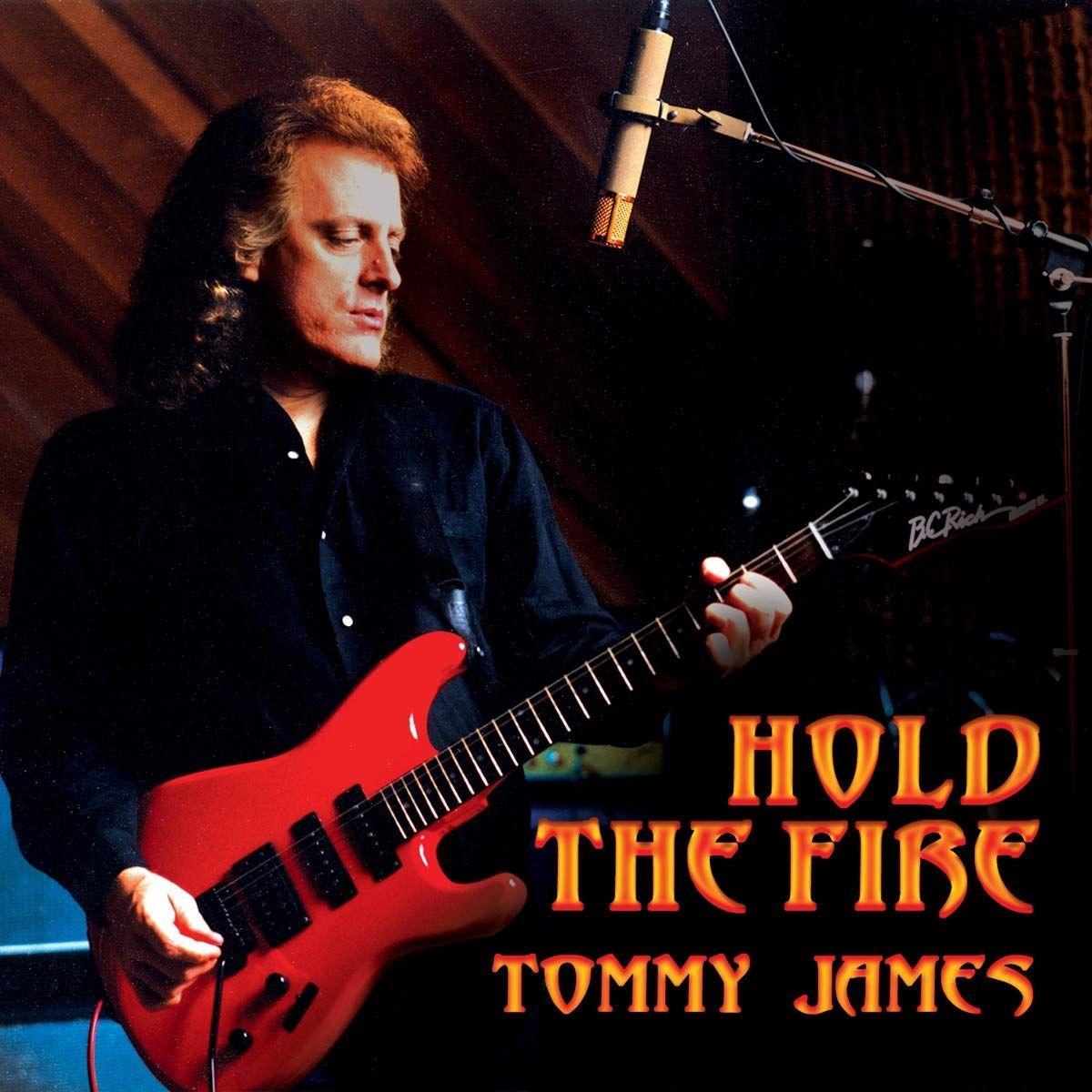 Portada de Álbum "Hold The Fire", de Tommy James