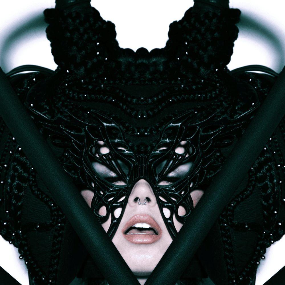 Portada del álbum "Search / Destroy", de Kerli