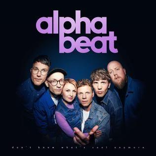 Capa do Álbum "Don't Know What's Cool Anymore", de Alphabeat