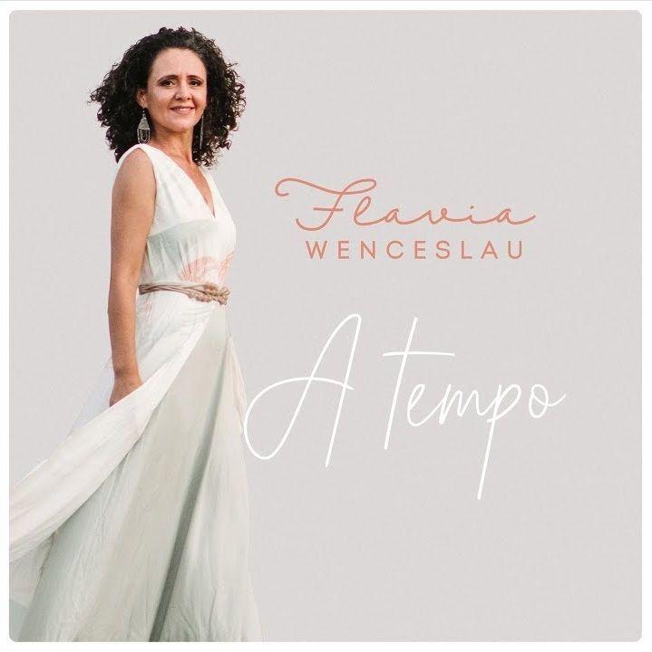 Portada de Álbum "A Tempo", de Flávia Wenceslau