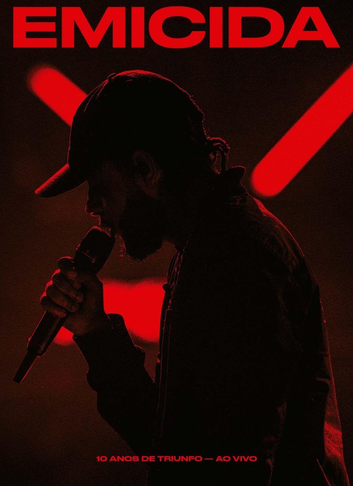 Capa do Álbum "10 Anos de Triunfo (Ao Vivo)", de Emicida