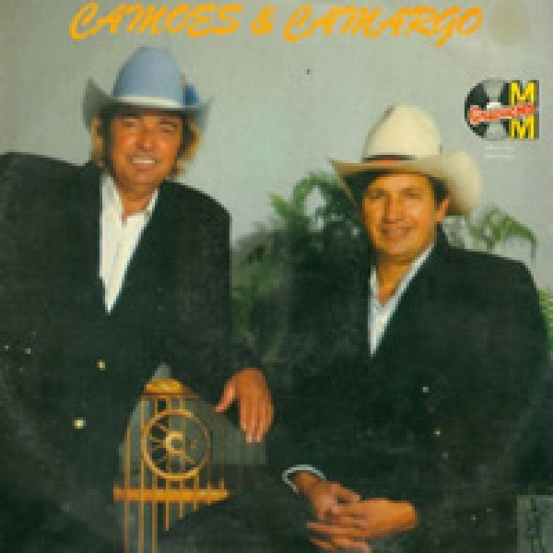 Portada de Álbum "Cartas Marcadas", de Camões e Camargo