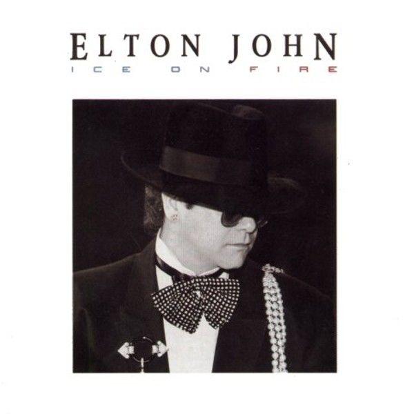 Portada del álbum "Reg Strikes Back", de Elton John
