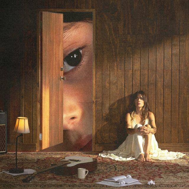 Capa do álbum "PUERTA ABIERTA", de Kany García