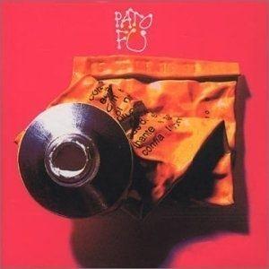 Capa do álbum "Tem Mas Acabou", de Pato Fu